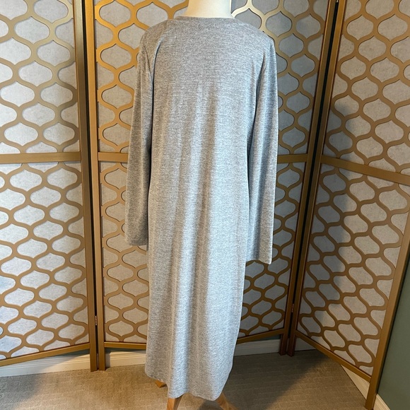 Grey V-Neck Sweater Dress - Picture 4 of 10